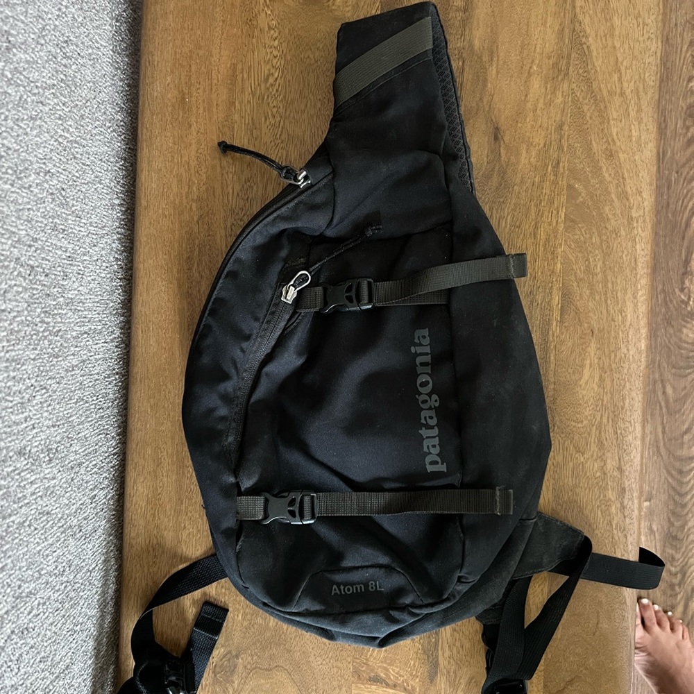 Patagonia 8L Atom Sling